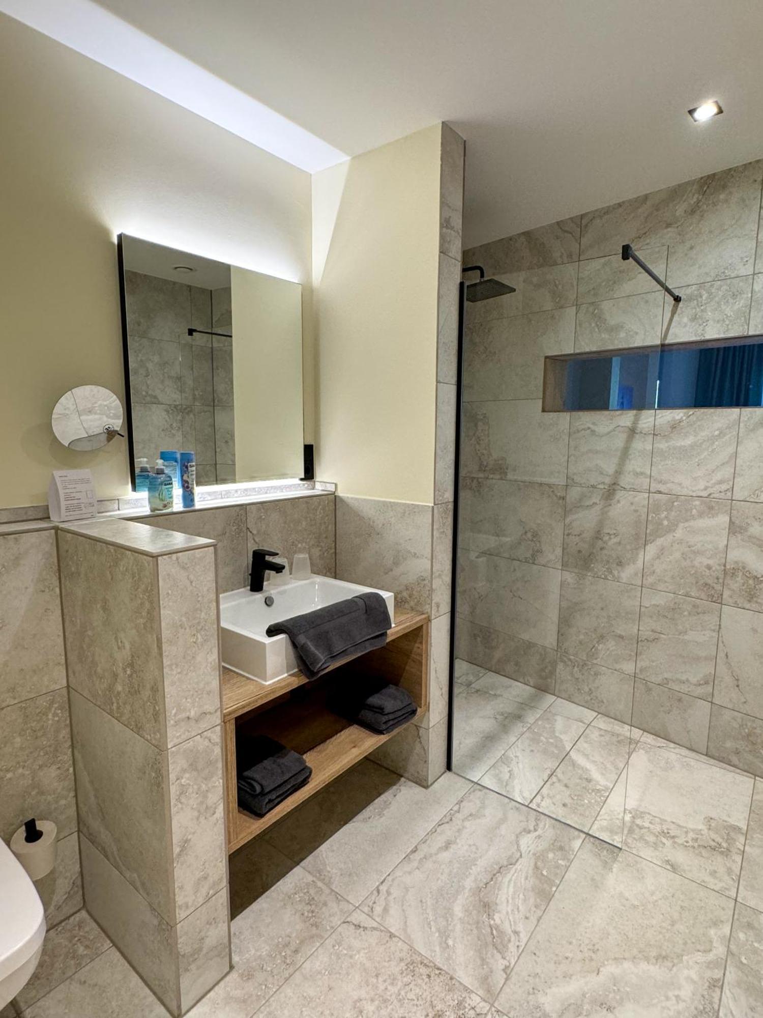 Veenland Hotel Haren Zewnętrze zdjęcie