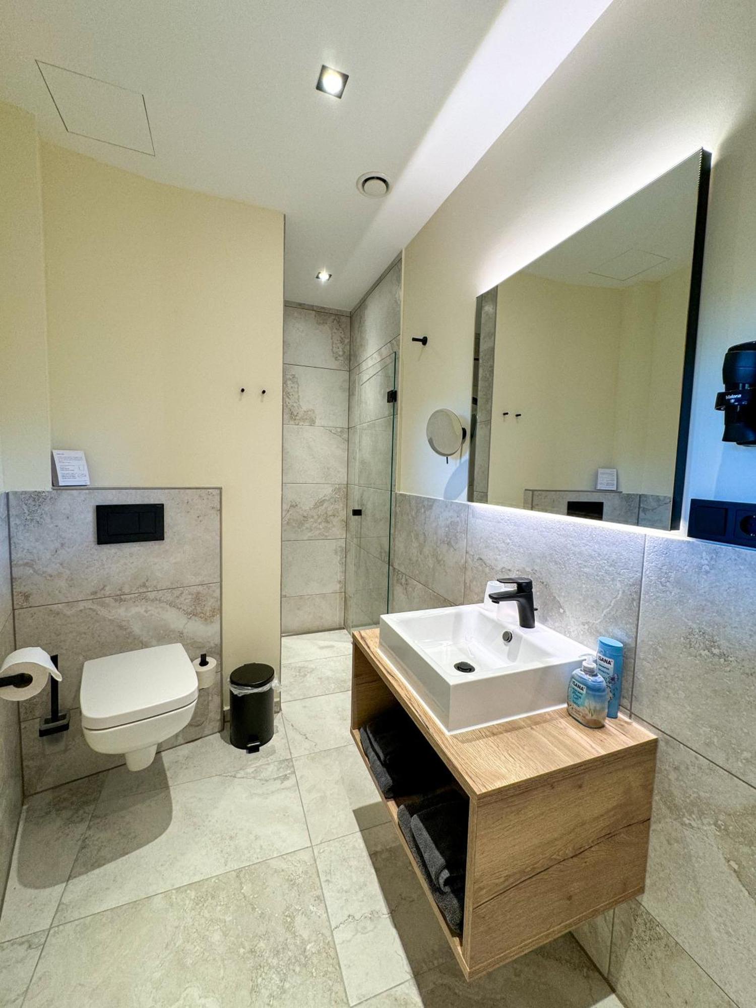 Veenland Hotel Haren Zewnętrze zdjęcie